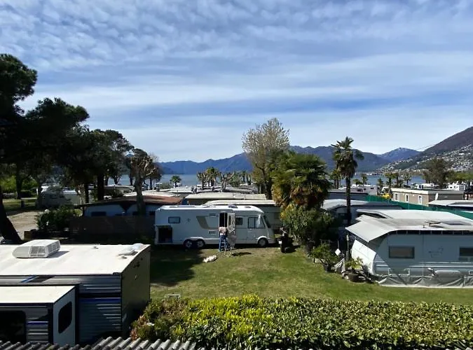 לינה וארוחת בוקר Rivabella Garni & Restaurant *