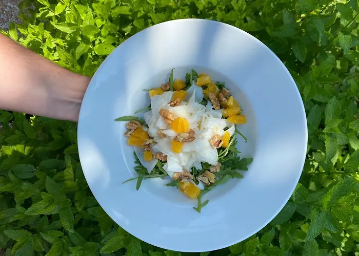 לינה וארוחת בוקר Rivabella Garni & Restaurant *